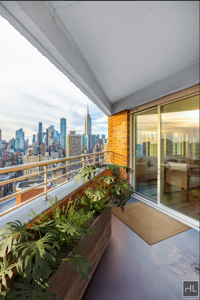 2nd Ave - Photo 15