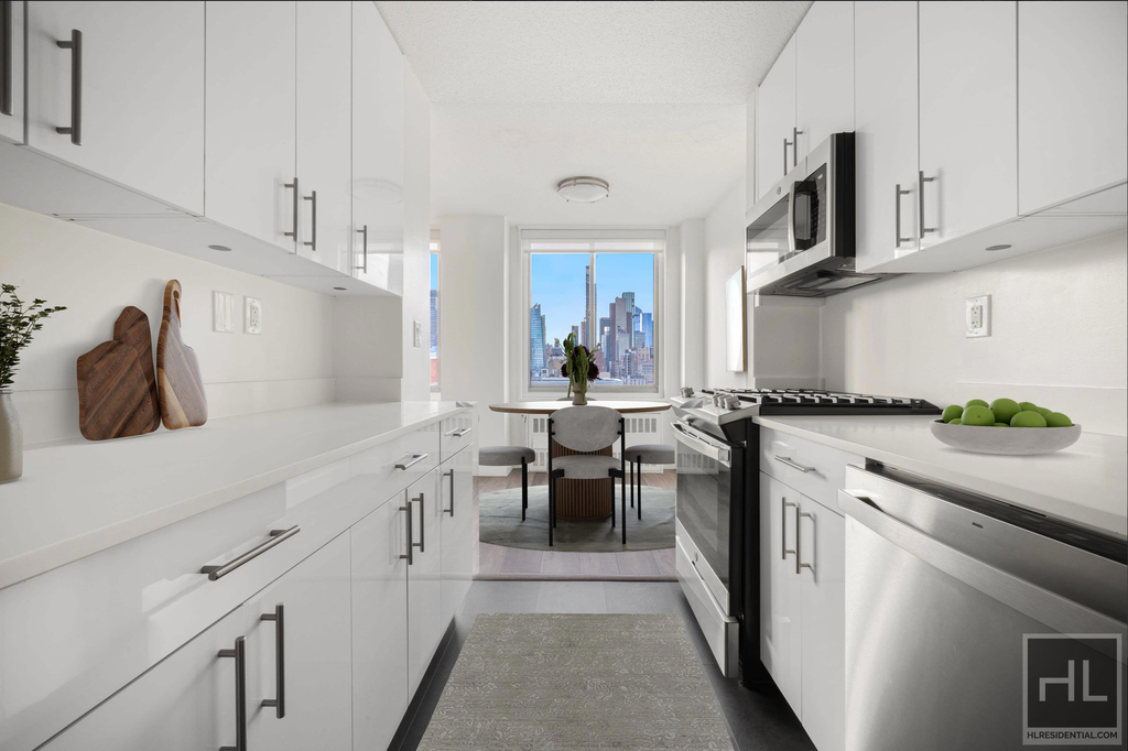 2nd Ave - Photo 9