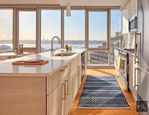 West 54th Street - Photo 1