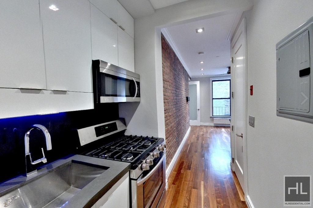 East 13th Street - Photo 2
