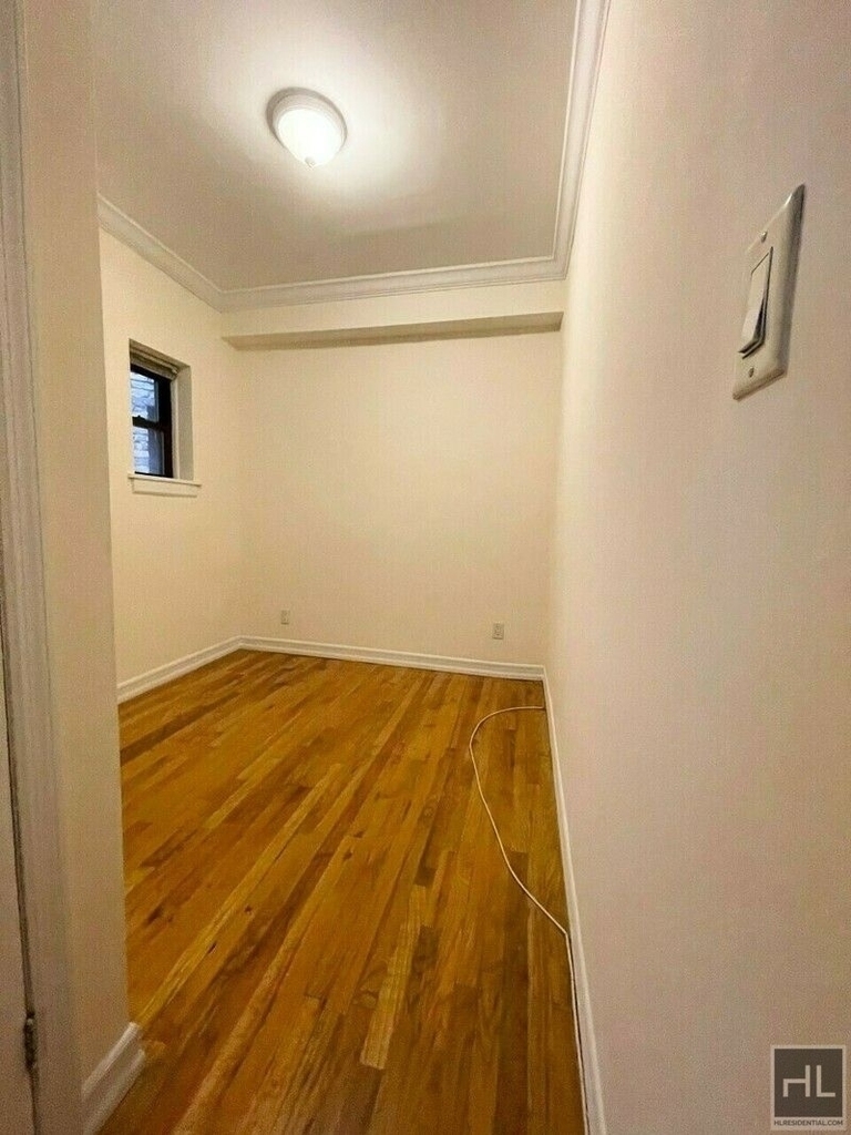 East 84 Street - Photo 2