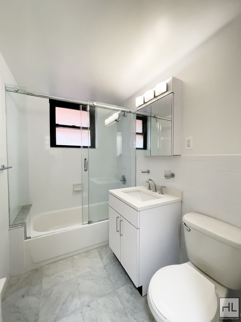 East 69 Street - Photo 2