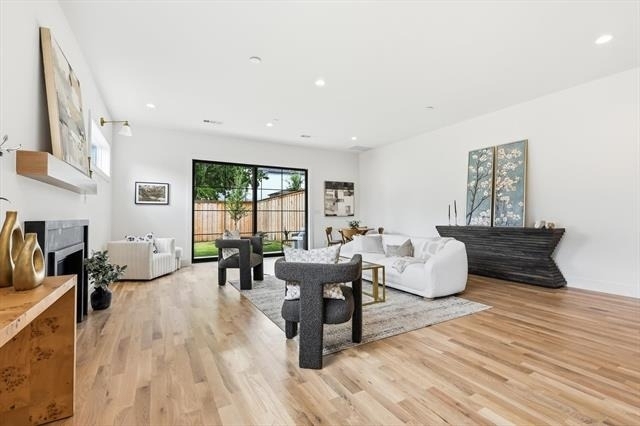 4525 Hopkins Avenue - Photo 3