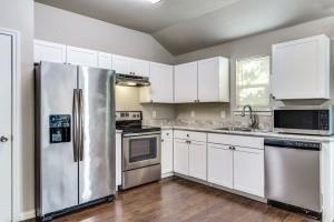 2719 Avenue J - Photo 2