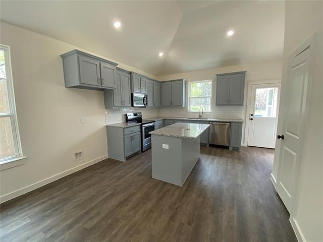 610 E Texas Street - Photo 3