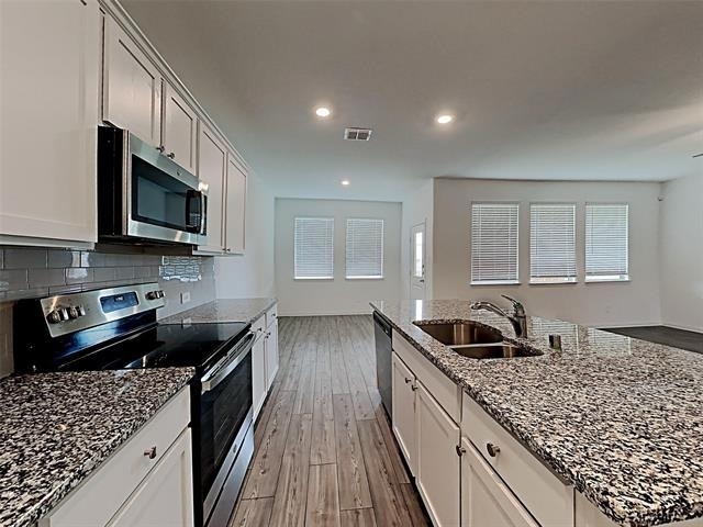 629 Fitzroy Lane - Photo 3