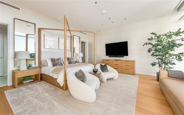 1747 Leonard Street - Photo 18