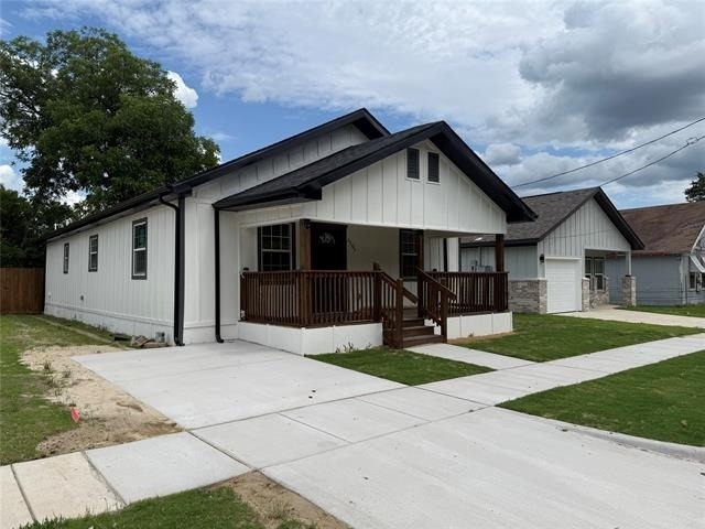 2209 Wellington Street - Photo 1