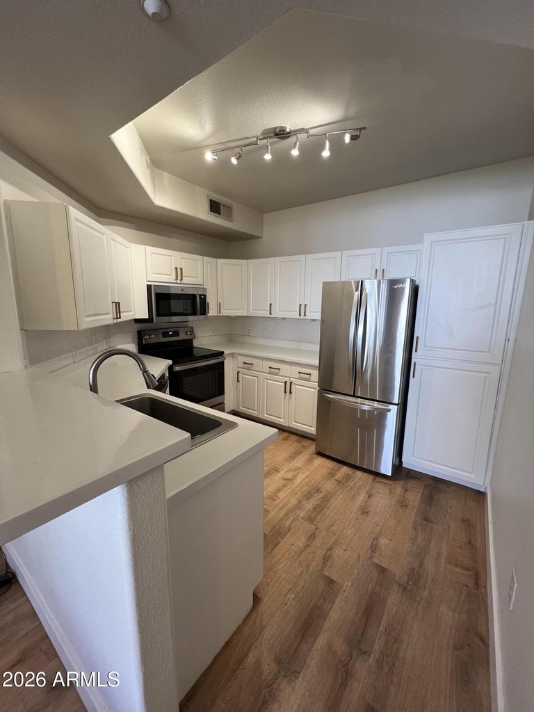 5303 N 7th Street - Photo 3