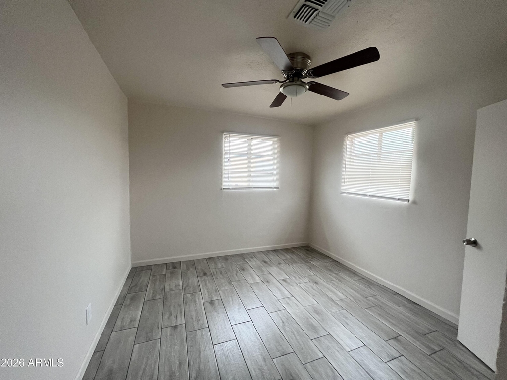 2233 E Wood Street - Photo 9