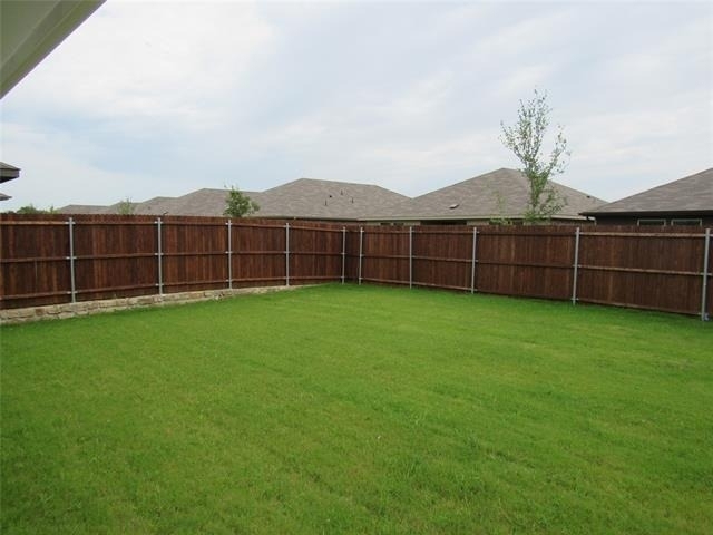 1612 Tin Roof Road - Photo 3