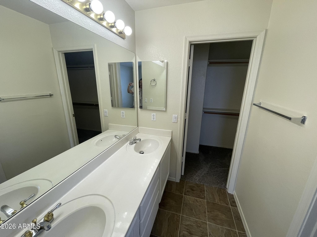 4725 E Goldfinch Gate Lane - Photo 10