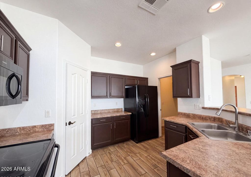 606 W Beautiful Lane - Photo 6