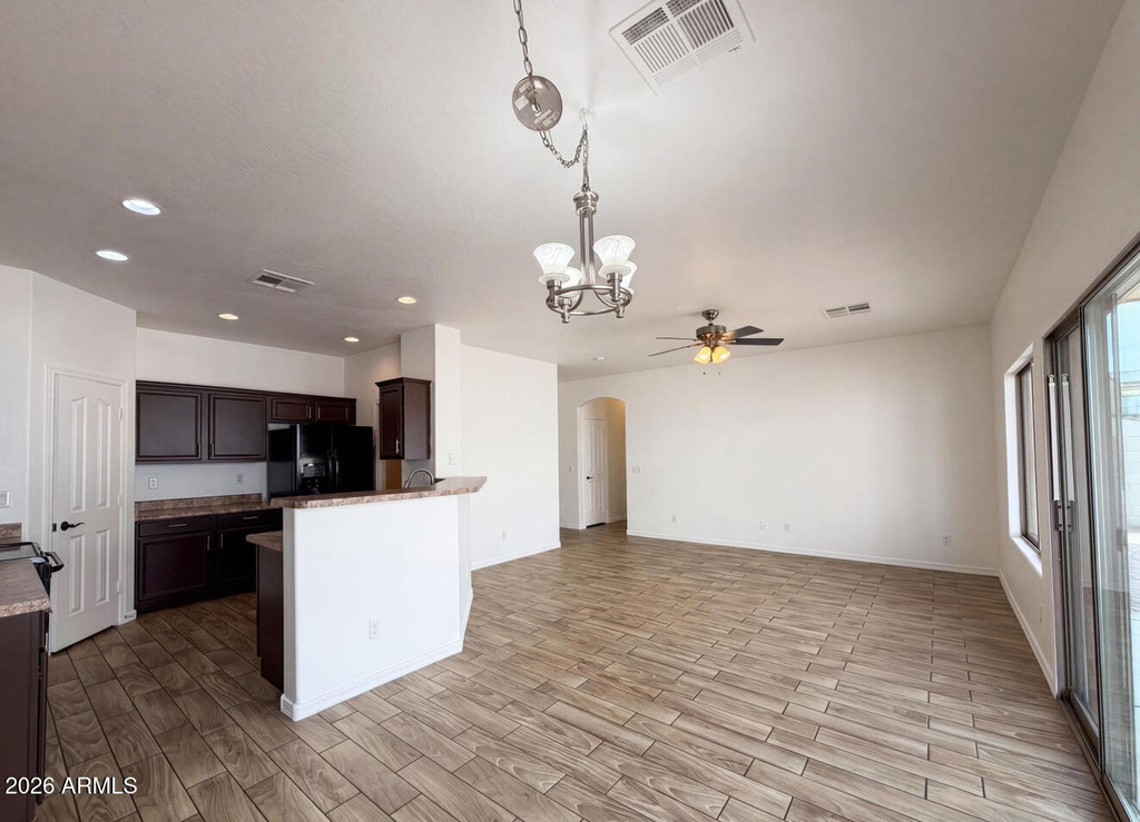606 W Beautiful Lane - Photo 5
