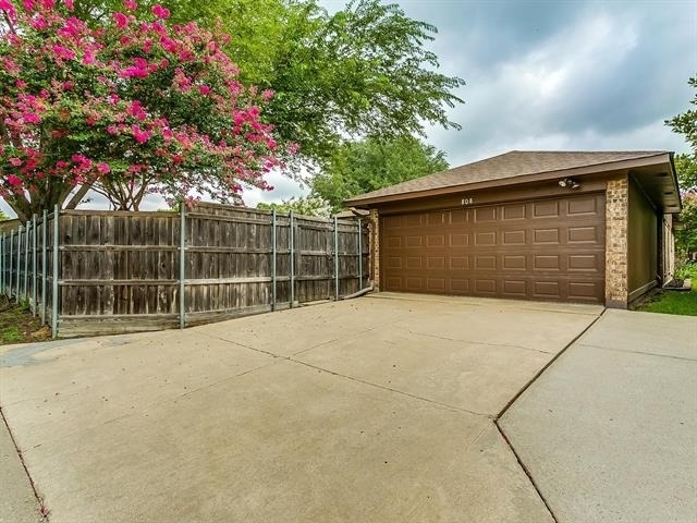 808 Sandhurst Drive - Photo 25
