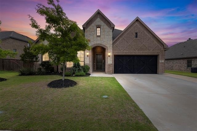 806 Summer Grove Drive - Photo 0