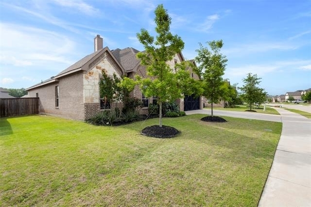 806 Summer Grove Drive - Photo 2
