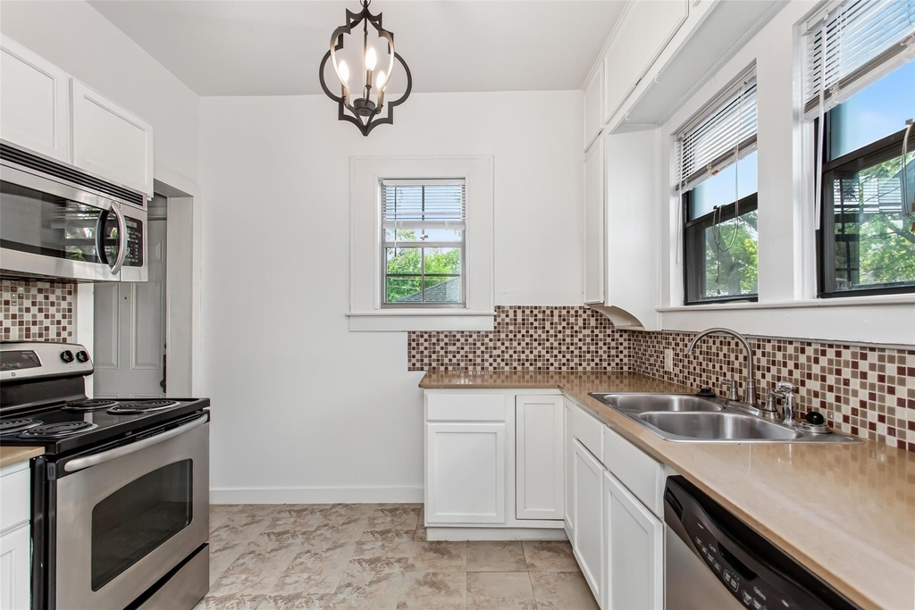 5925 Worth Street - Photo 13