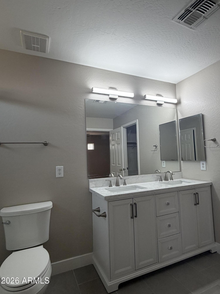 17737 W Hearn Road - Photo 5