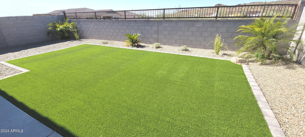 13573 W Shifting Sands Drive - Photo 2