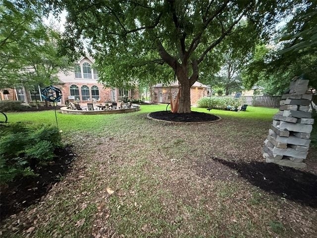 408 Parkwood Court - Photo 3