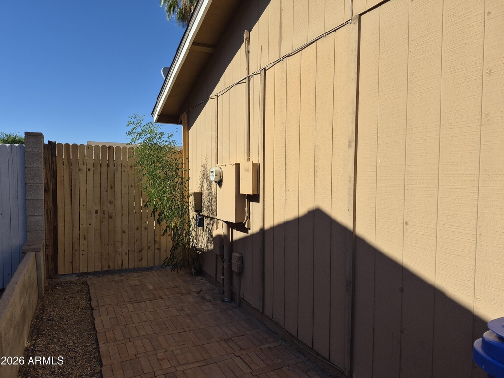108 W Topeka Drive - Photo 21