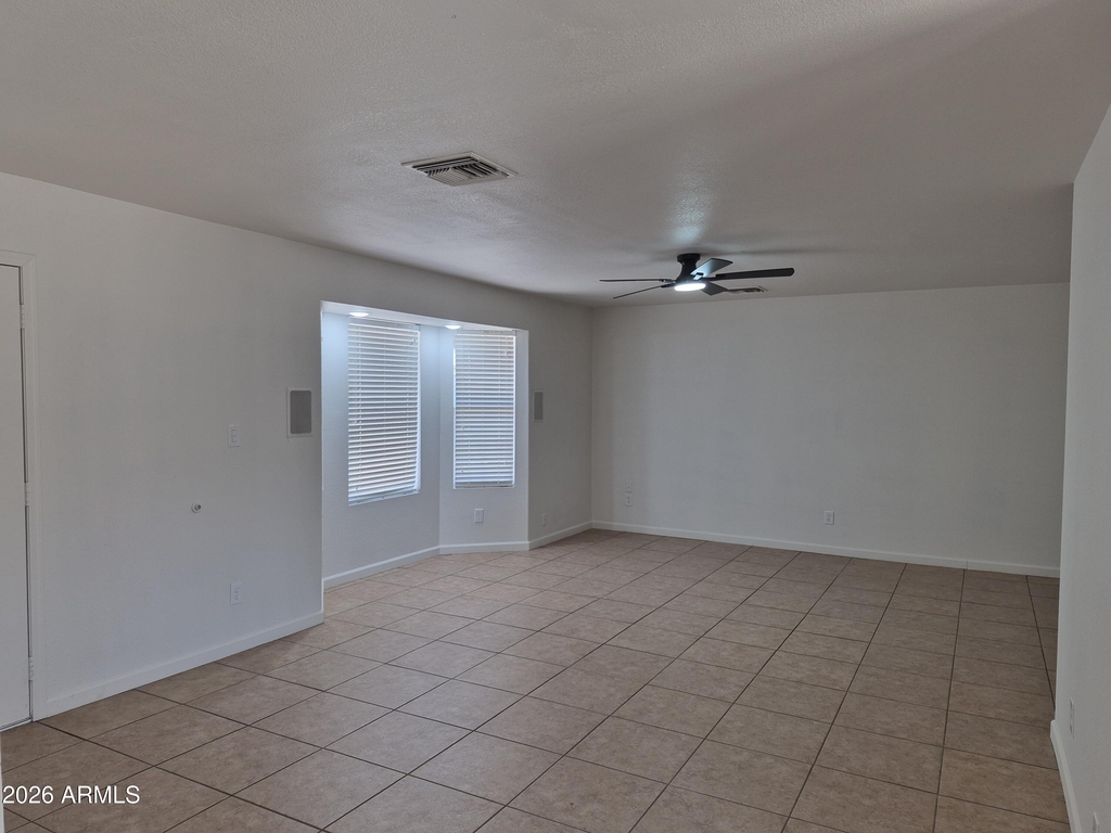 108 W Topeka Drive - Photo 3