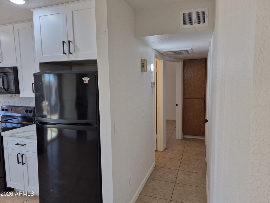108 W Topeka Drive - Photo 6