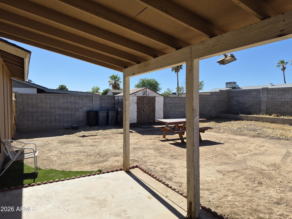 108 W Topeka Drive - Photo 10
