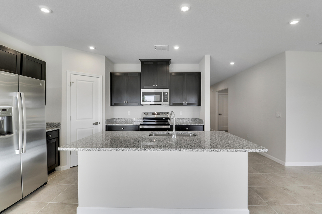 15404 Sw American Street - Photo 8