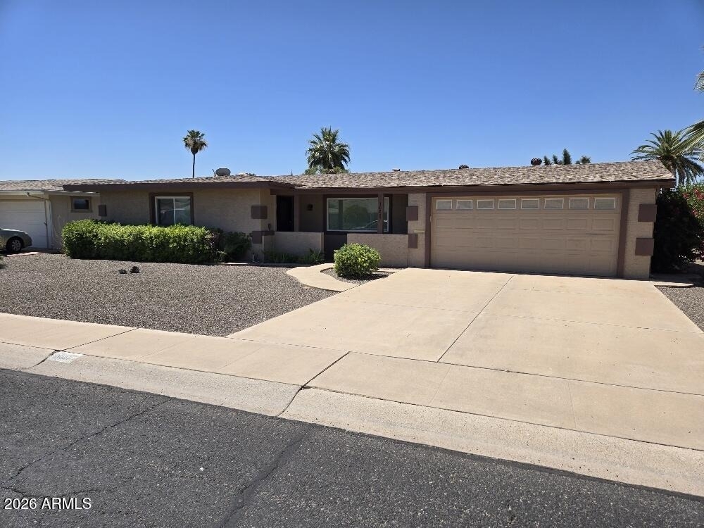 10007 W Clair Drive - Photo 0