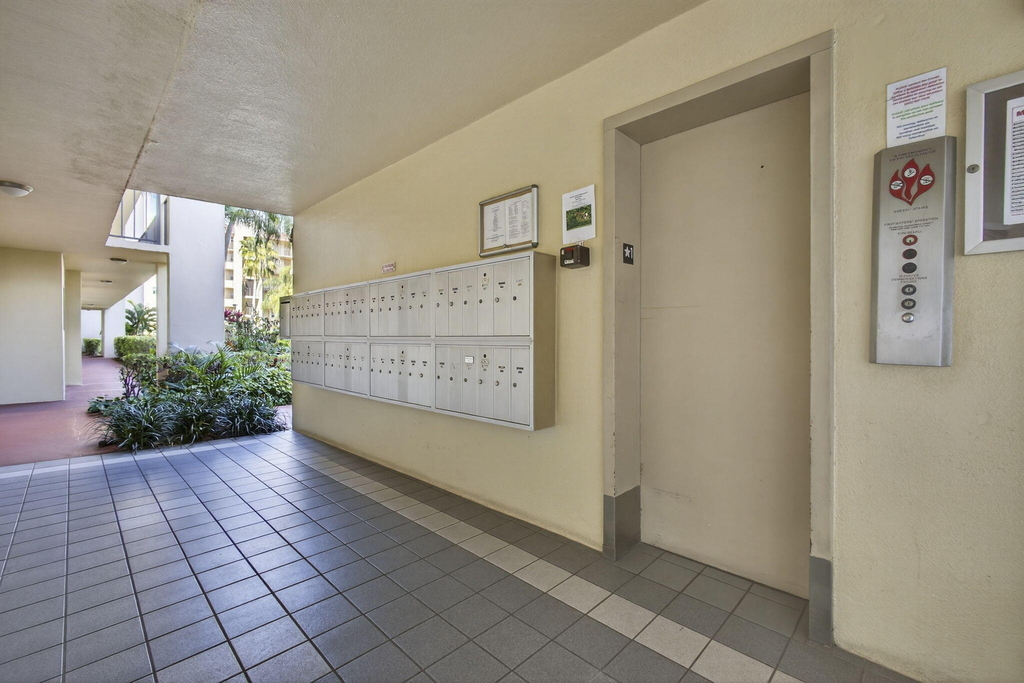 3590 Via Poinciana - Photo 3