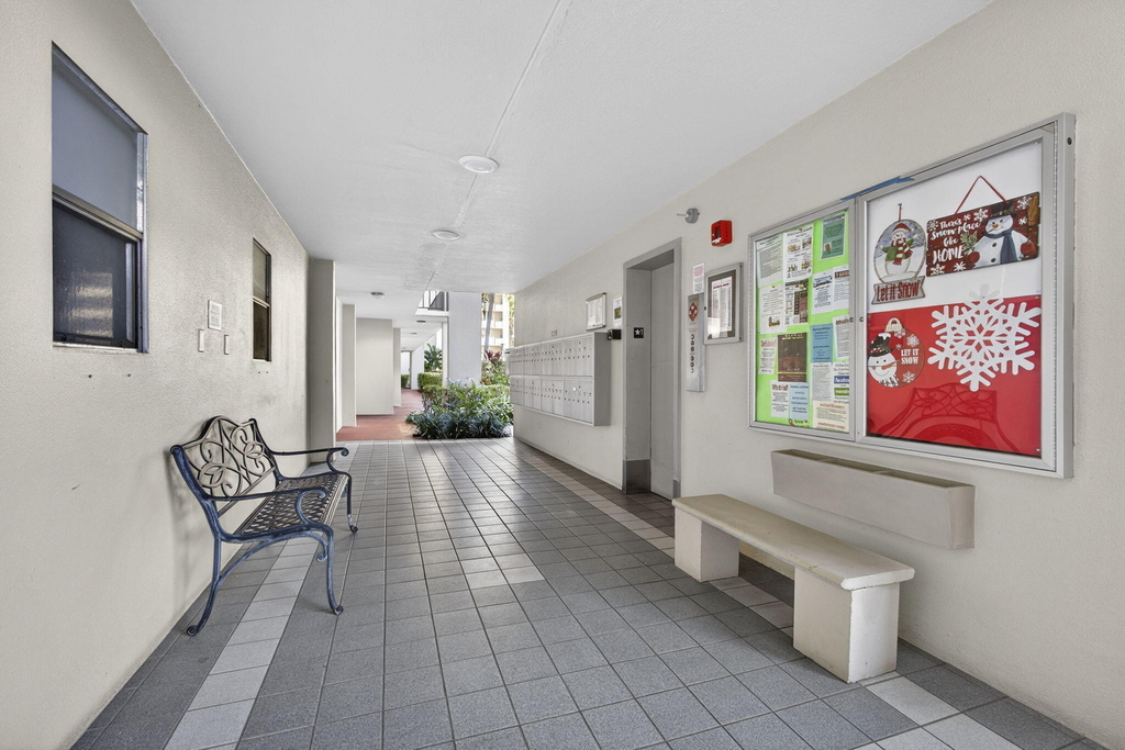3590 Via Poinciana - Photo 2