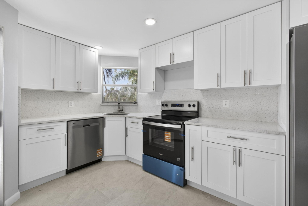 3590 Via Poinciana - Photo 27