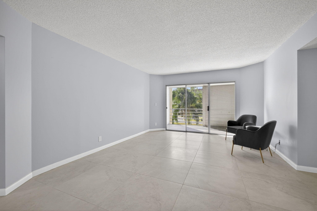 3590 Via Poinciana - Photo 19