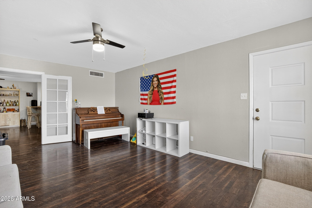 123 E Erie Drive - Photo 16