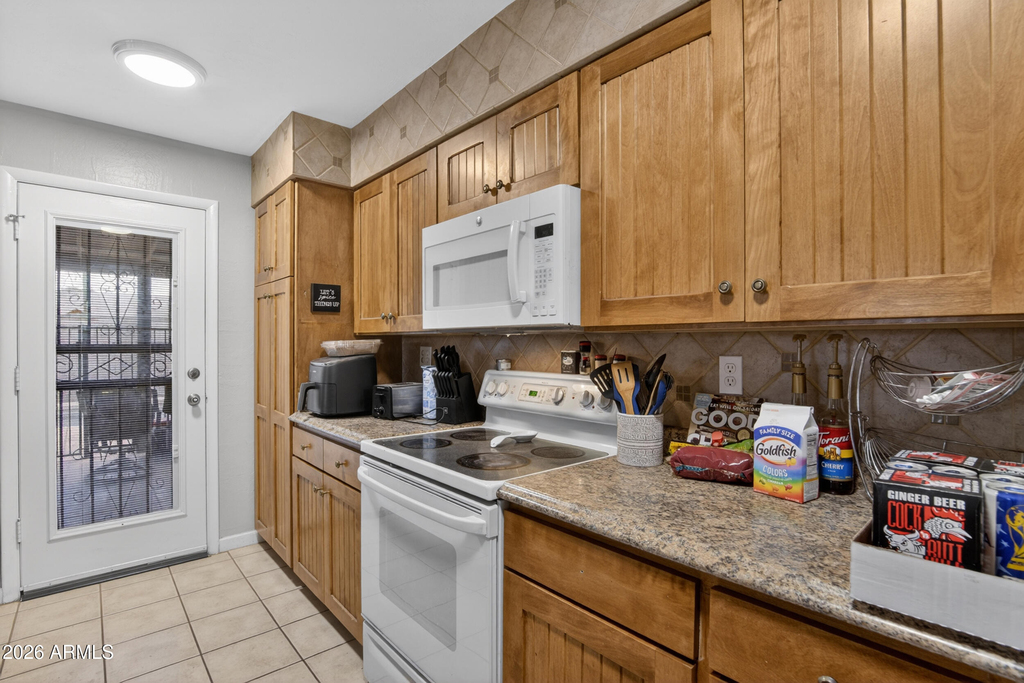 123 E Erie Drive - Photo 7