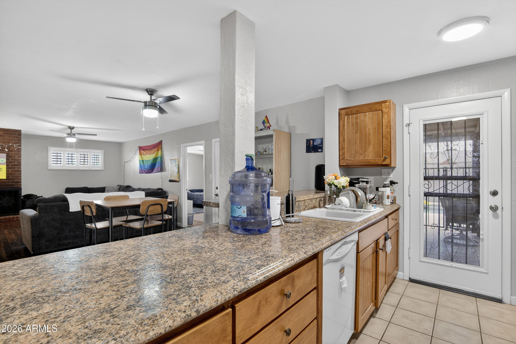 123 E Erie Drive - Photo 8