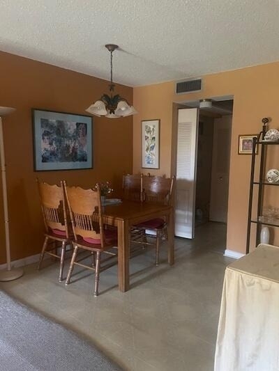 322 Windsor N - Photo 4