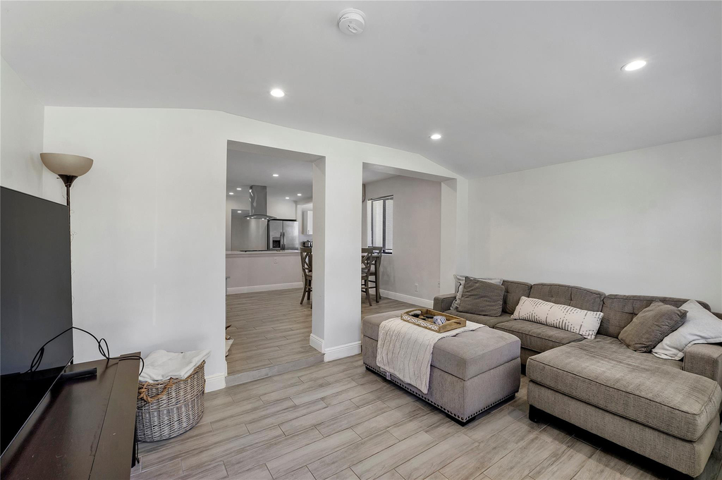 342 Sw 22nd Street - Photo 3
