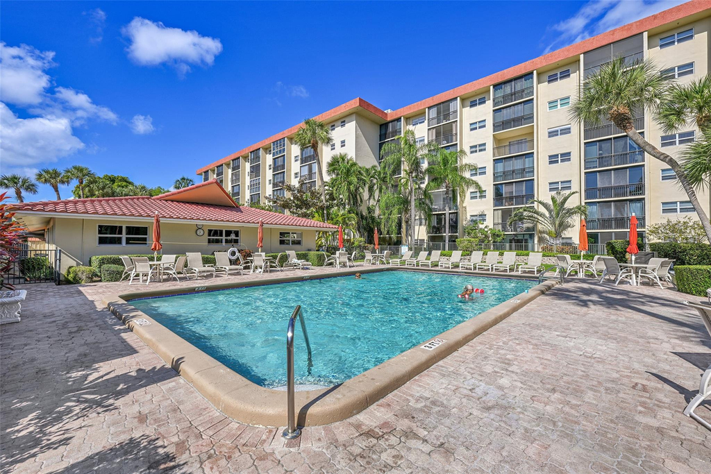 2350 Ne 14th Street Causeway - Photo 24