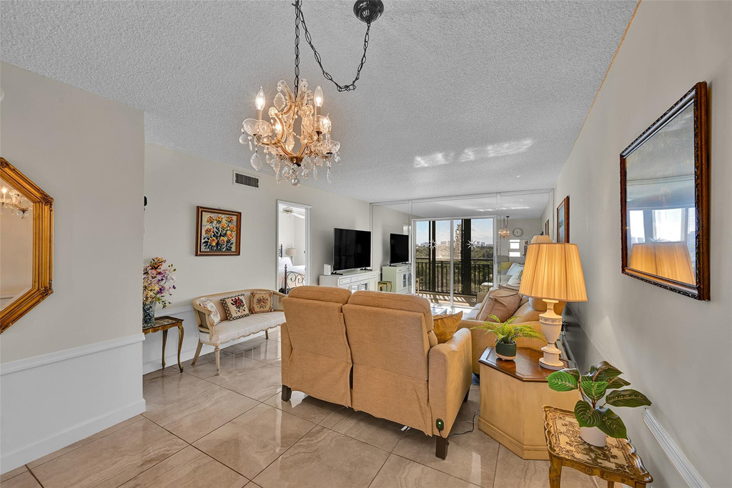 2350 Ne 14th Street Causeway - Photo 6