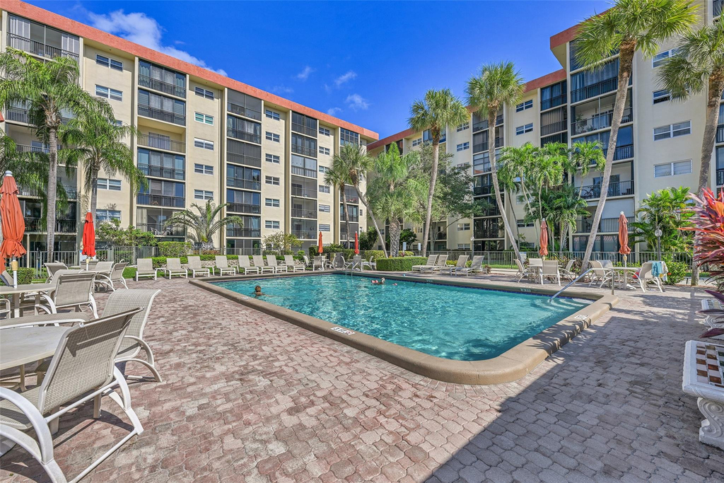 2350 Ne 14th Street Causeway - Photo 23