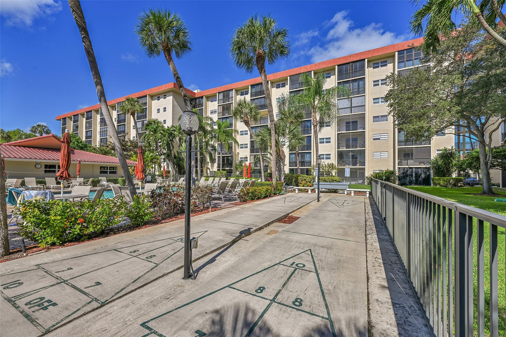 2350 Ne 14th Street Causeway - Photo 26
