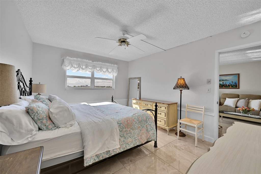 2350 Ne 14th Street Causeway - Photo 17