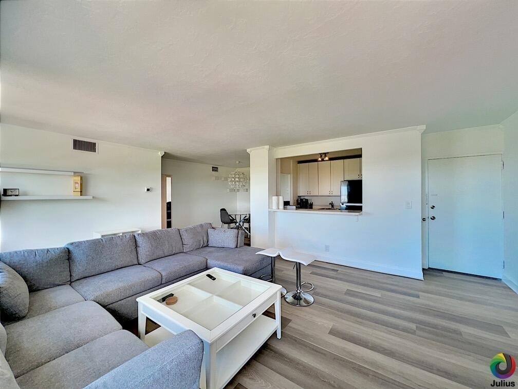 2555 Ne 11th Street - Photo 12