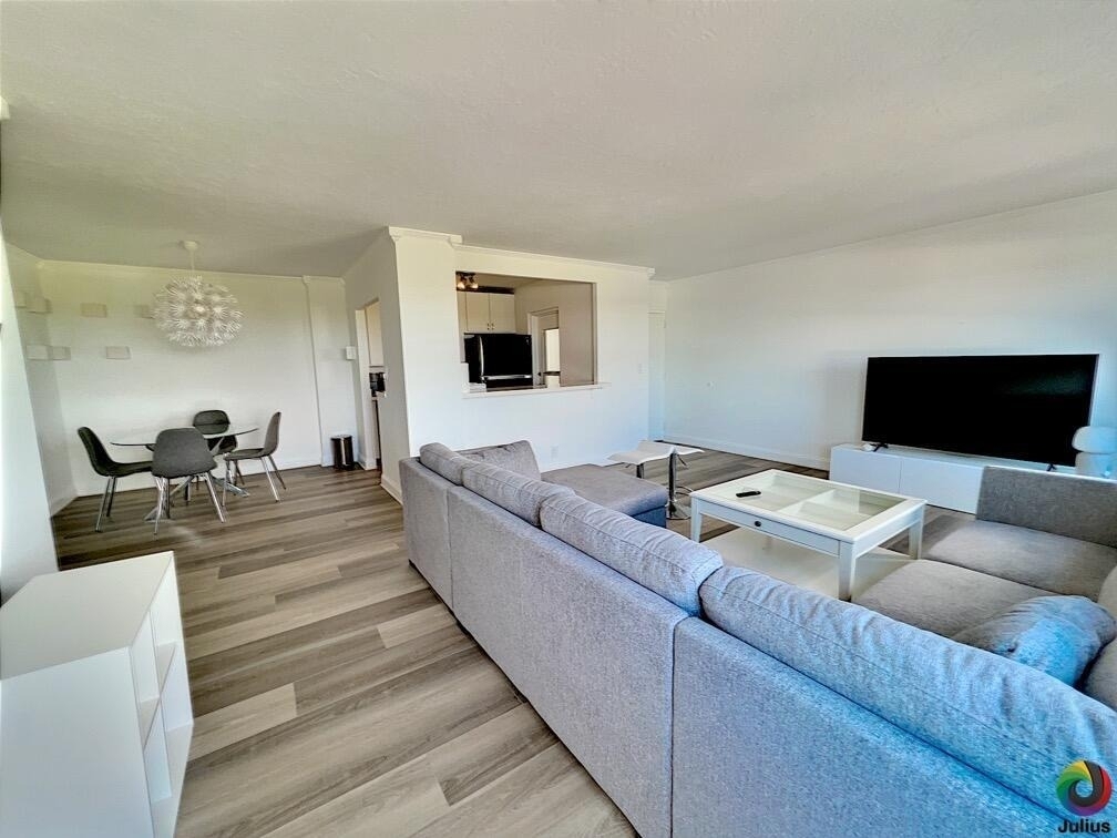 2555 Ne 11th Street - Photo 13