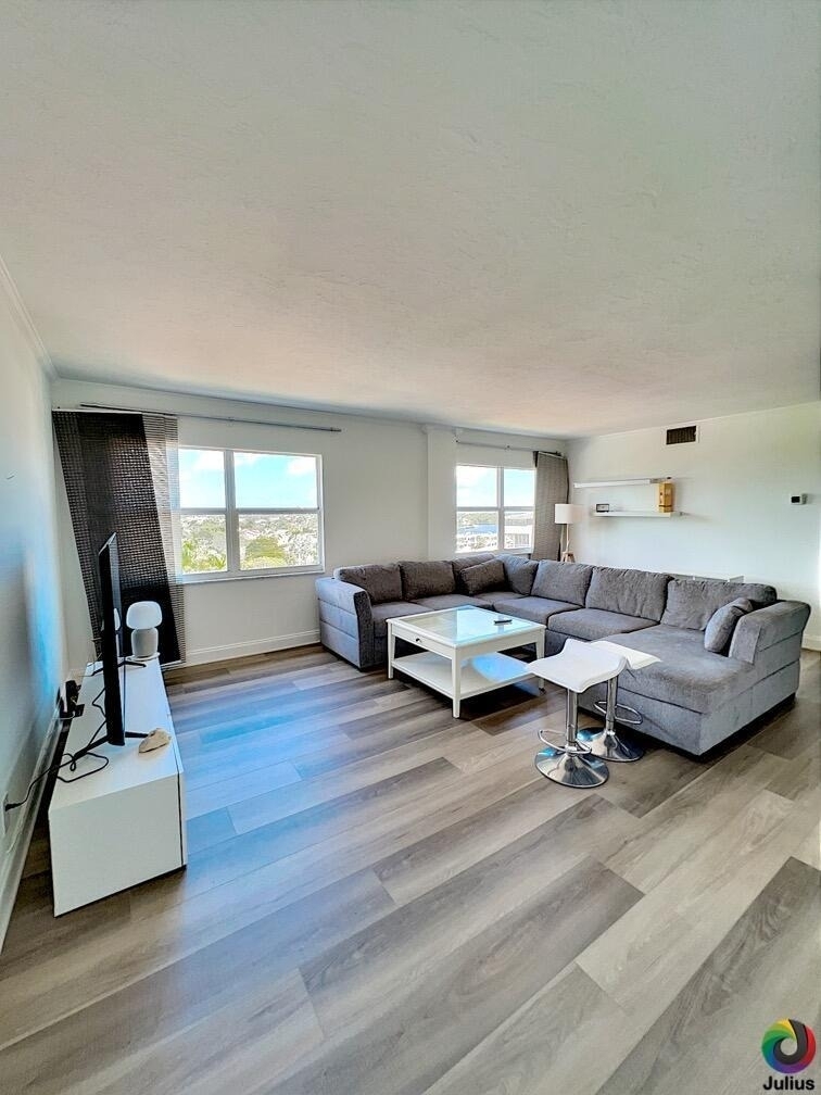2555 Ne 11th Street - Photo 21