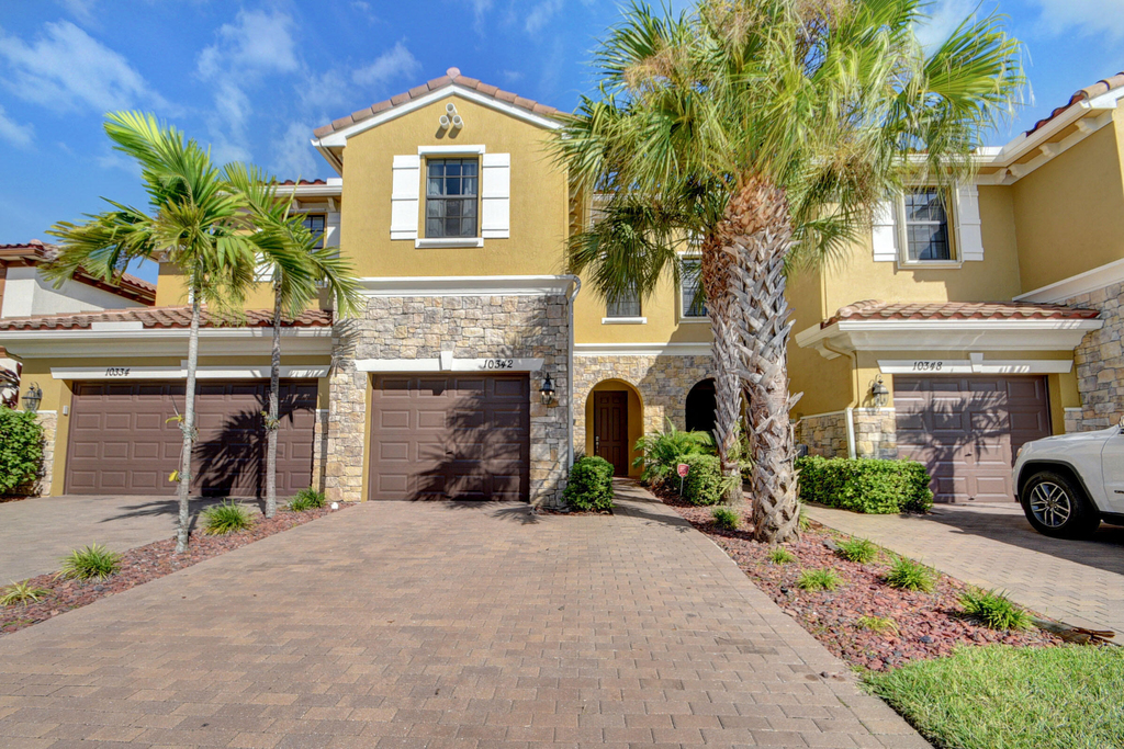 10342 Wellington Parc Drive - Photo 3