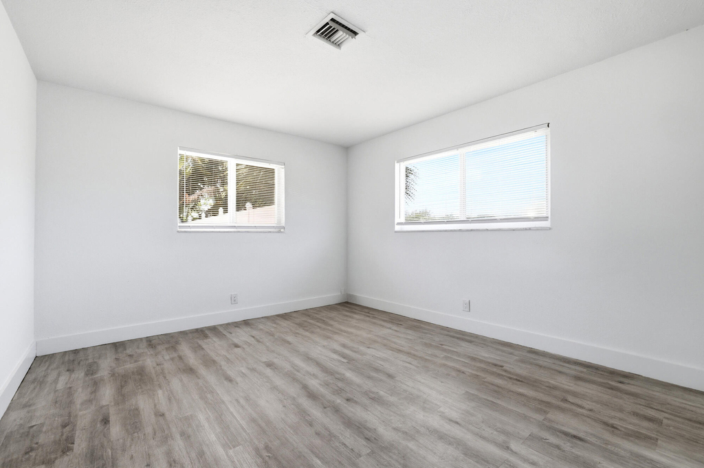 1880 Se 3rd Street - Photo 12